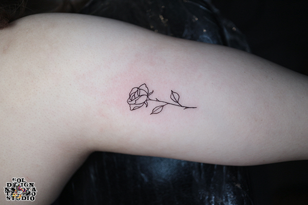 名古屋　タトゥー　女性